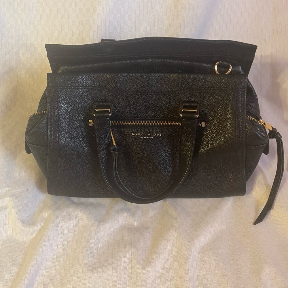 Glamorous Marc Jacob’s Shoulder Bag